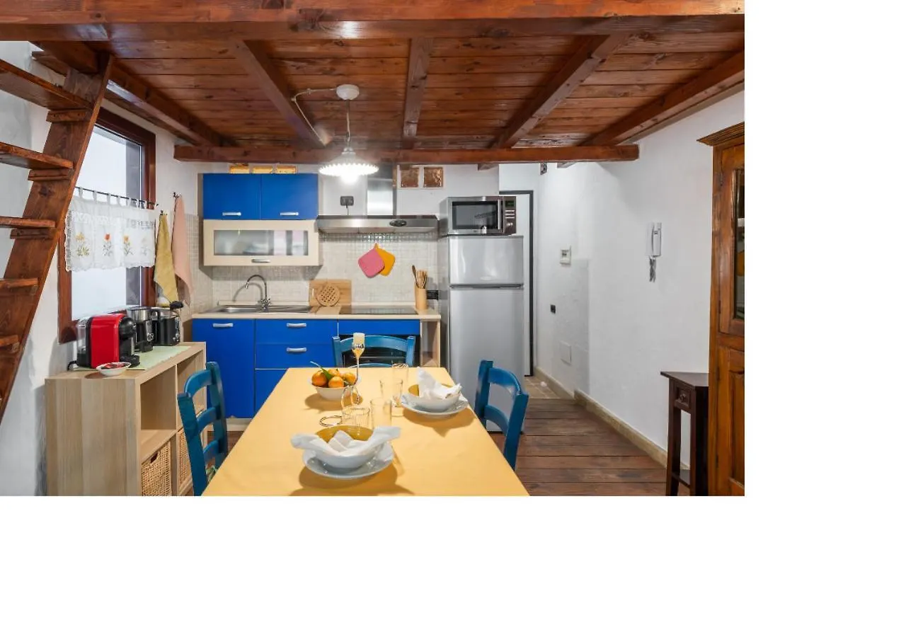 Oldtown Romantic Apartment Cagliari 0*,